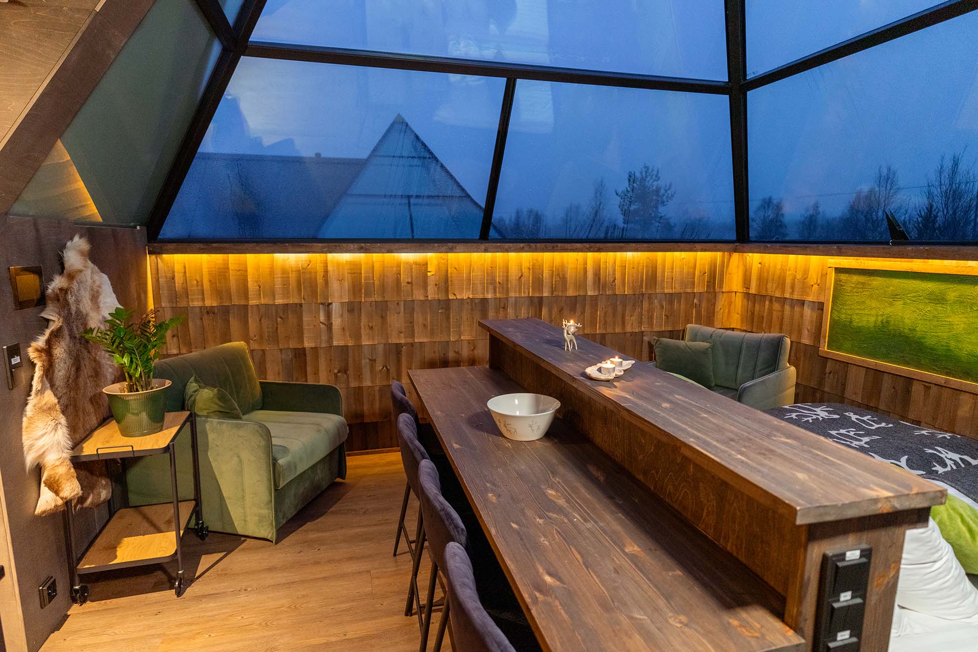 Aurora Pyramid-Elvesvillage-inside5
